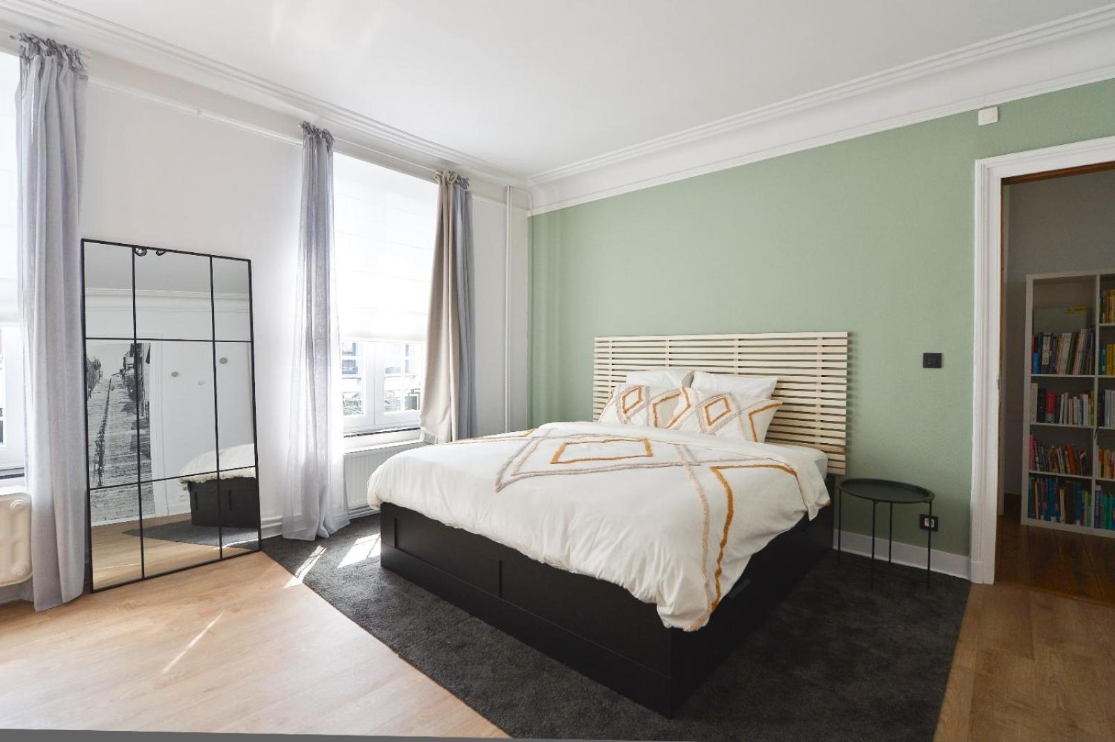 La Chambre De Sam - Chambre Lit 180 Avec Sdb Privee Proche Centre Ville Liège Exterior foto